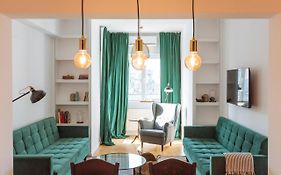 Brezoianu Spacious Flat