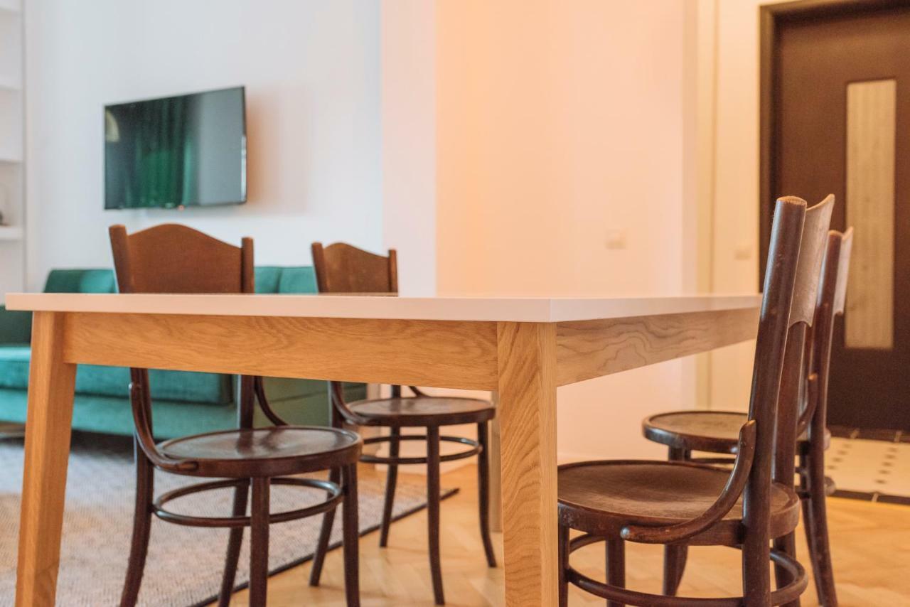 Brezoianu Spacious Flat Bucarest Esterno foto